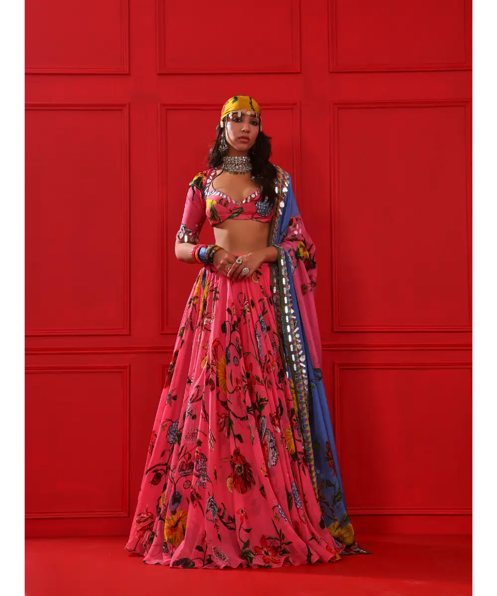 MAHIMA MAHAJAN - Roza