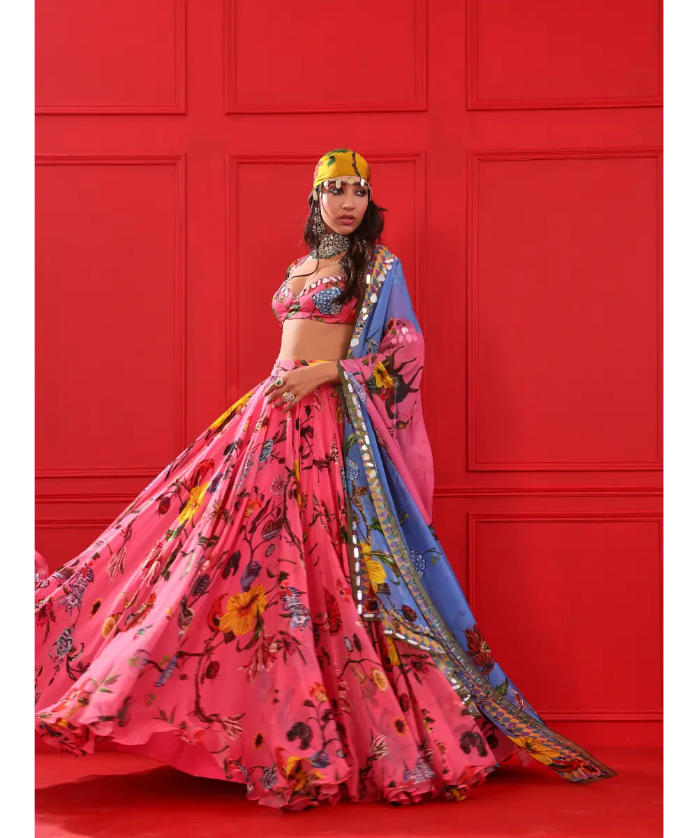 MAHIMA MAHAJAN - Roza