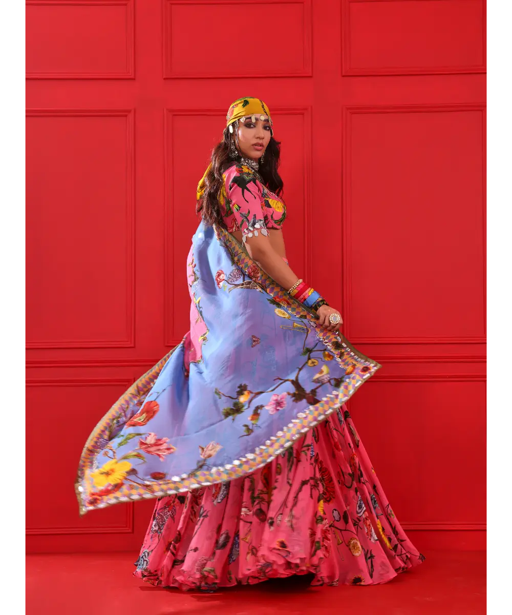 MAHIMA MAHAJAN - Roza