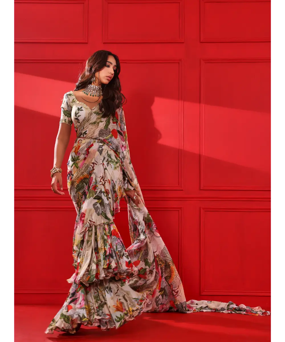 MAHIMA MAHAJAN - Amina