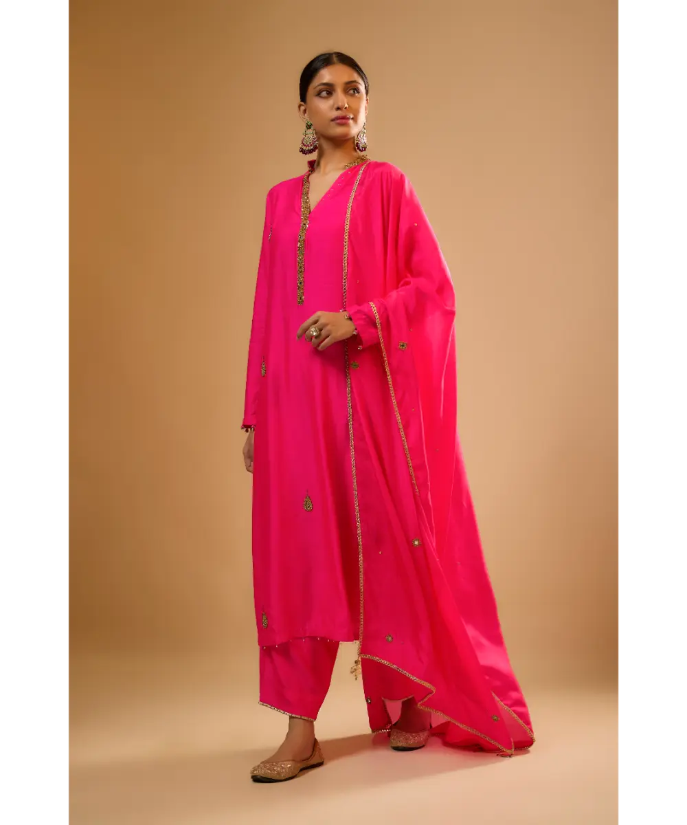 NITI BHOTRA - Nazakat Hot Pink Applique Kurta Set