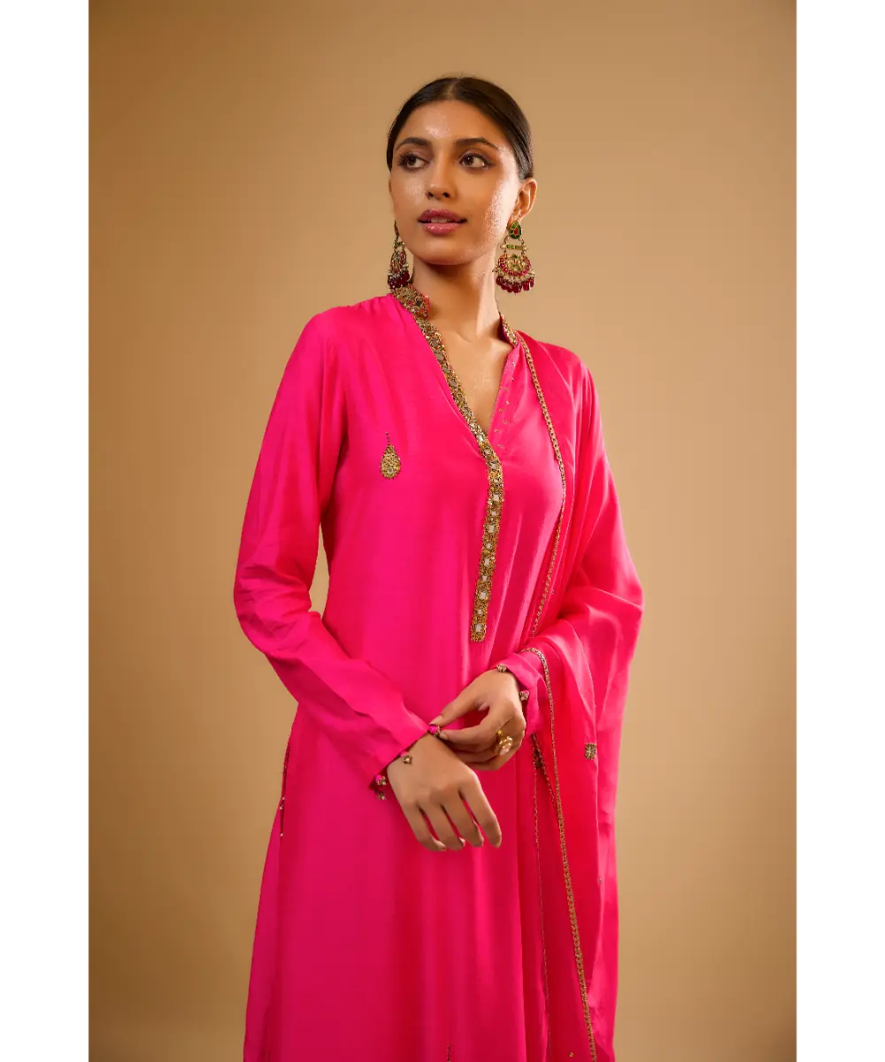 NITI BHOTRA - Nazakat Hot Pink Applique Kurta Set