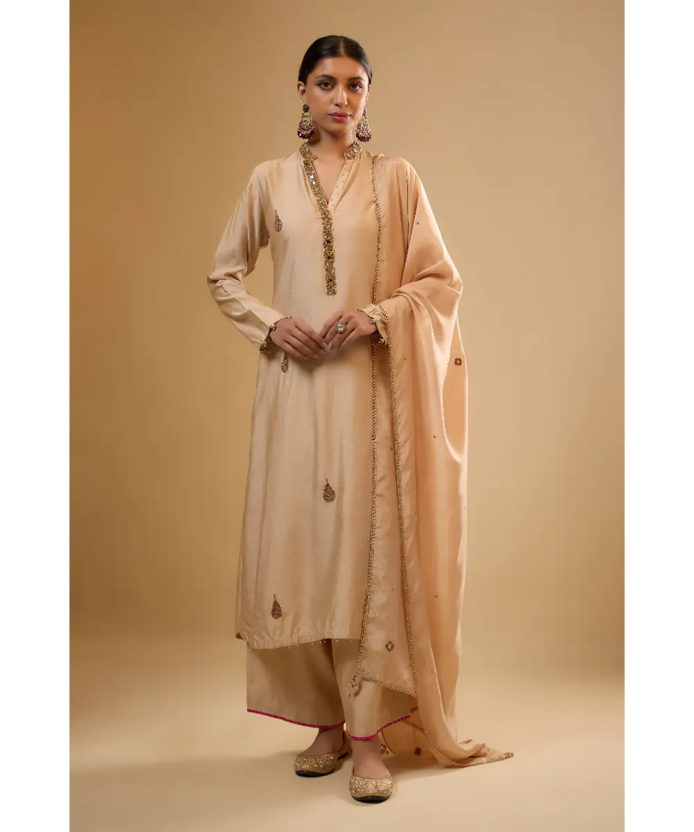 NITI BHOTRA - Nazakat Ivory Applique Kurta Set
