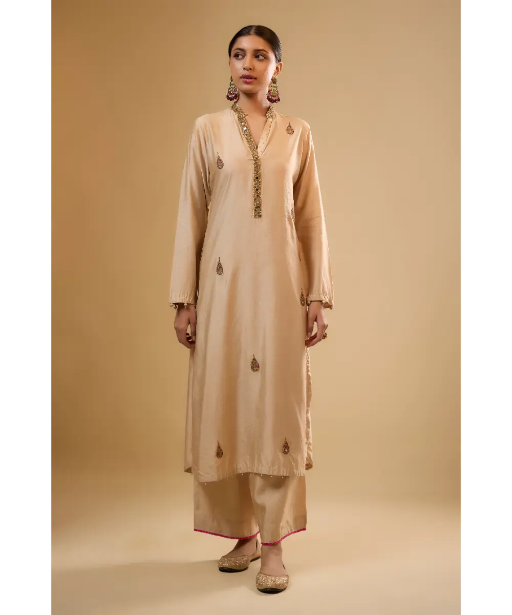 NITI BHOTRA - Nazakat Ivory Applique Kurta Set