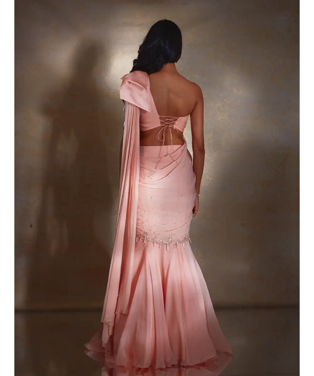 SHLOKA KHILANI - Iris