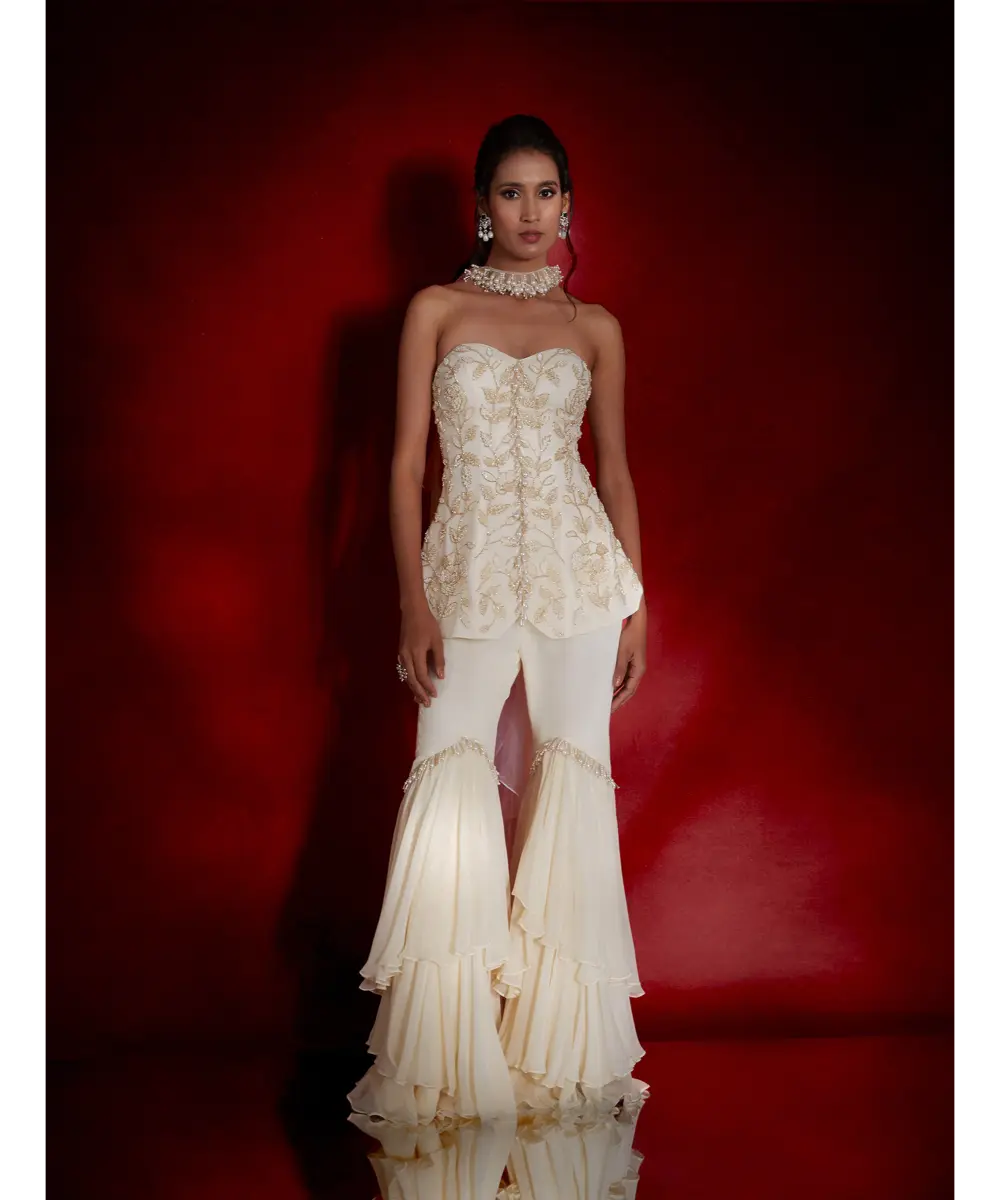 SHLOKA KHILANI - Paula