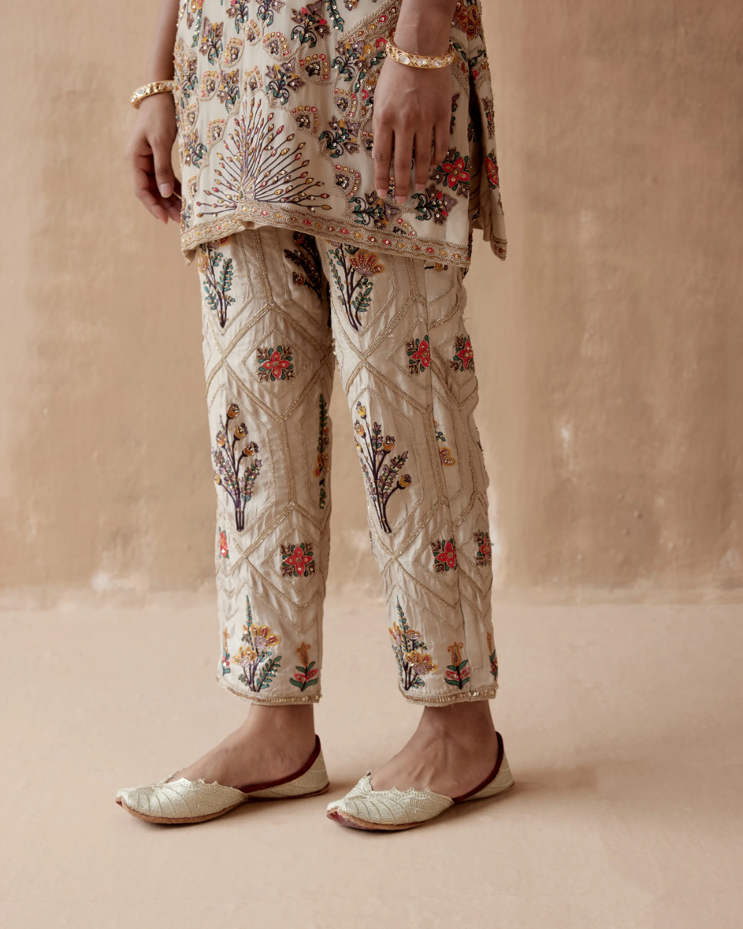 Aman Takyar - Ivory Kurta Set From Albeli