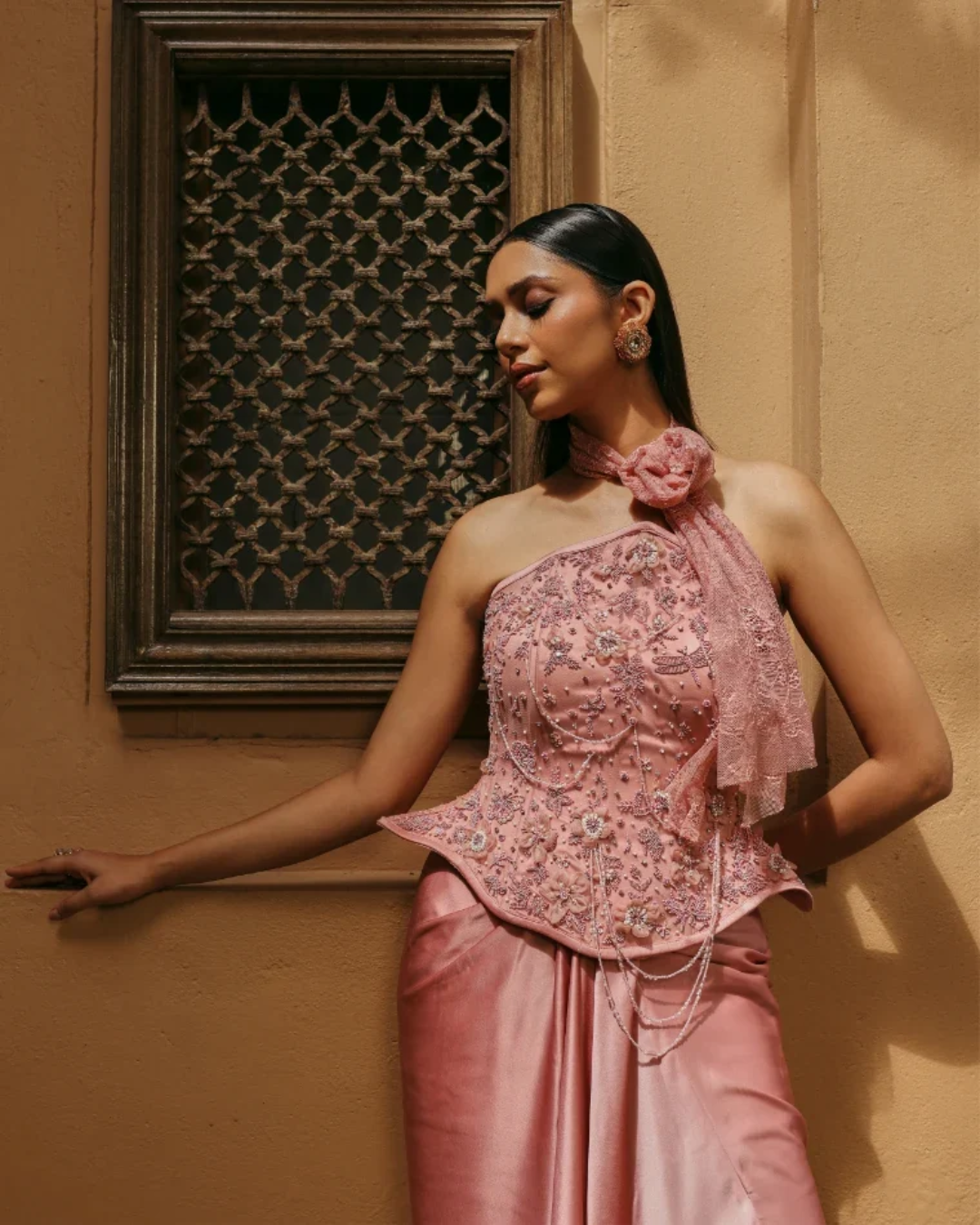 Label Moni K - Rozelle From Naqsh