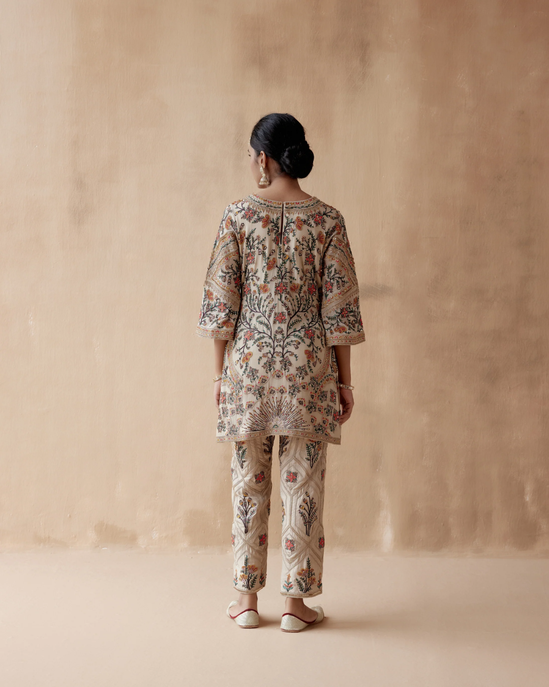 Aman Takyar - Ivory Kurta Set From Albeli