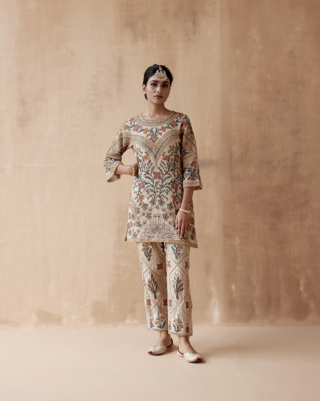 Aman Takyar - Ivory Kurta Set From Albeli