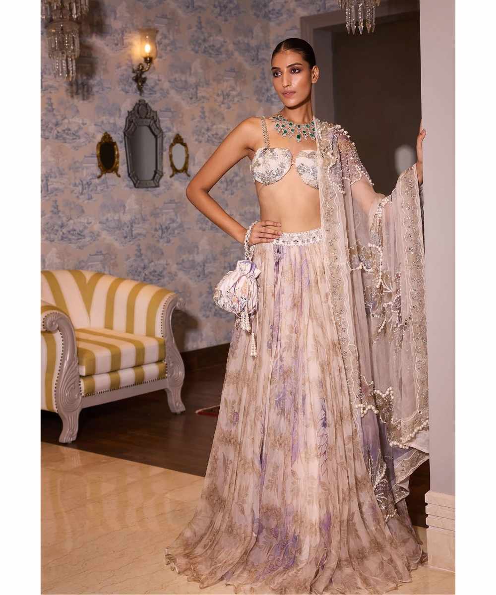 MAHIMA MAHAJAN - Amirah