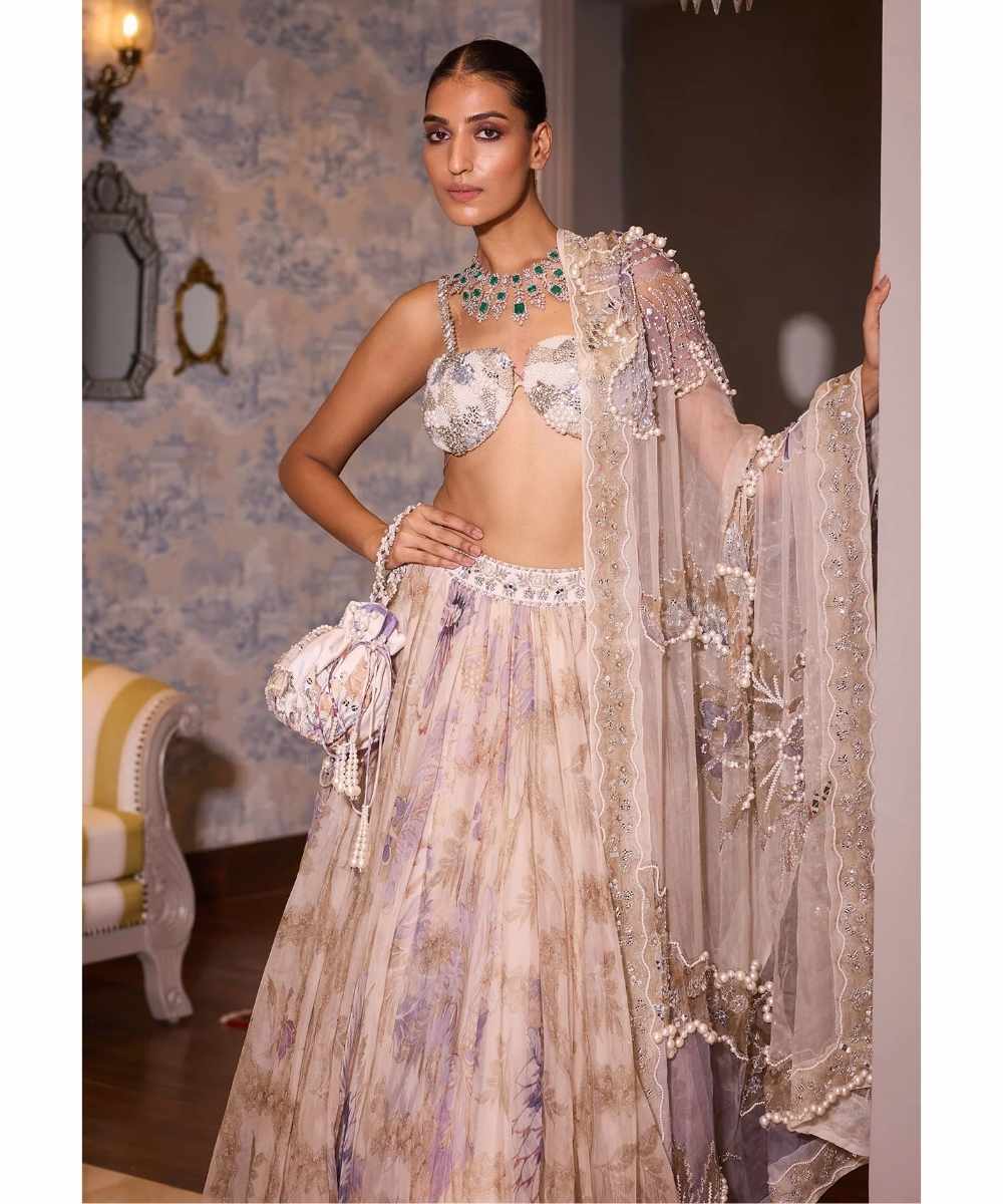 MAHIMA MAHAJAN - Amirah