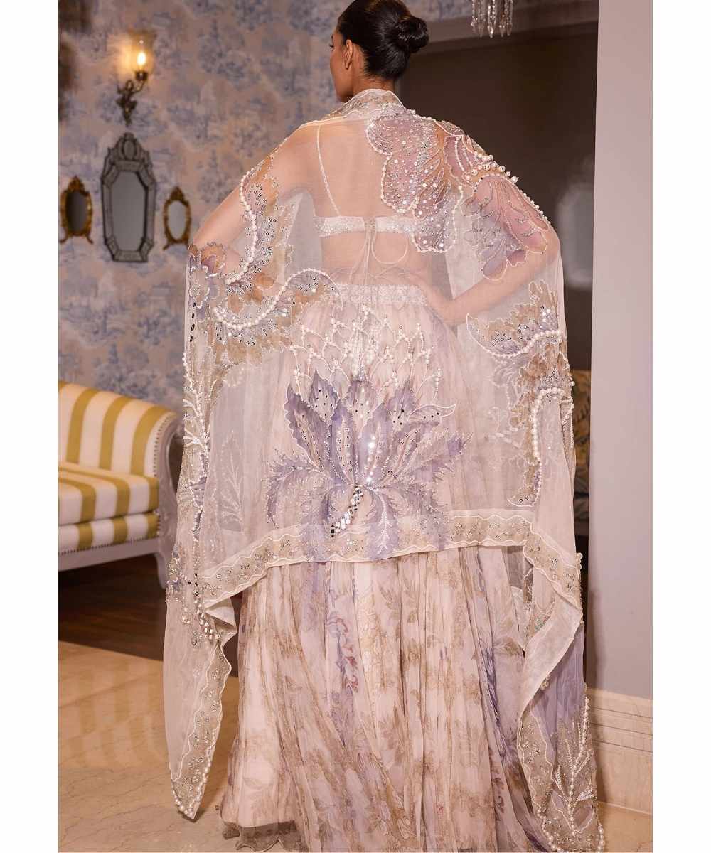 MAHIMA MAHAJAN - Amirah