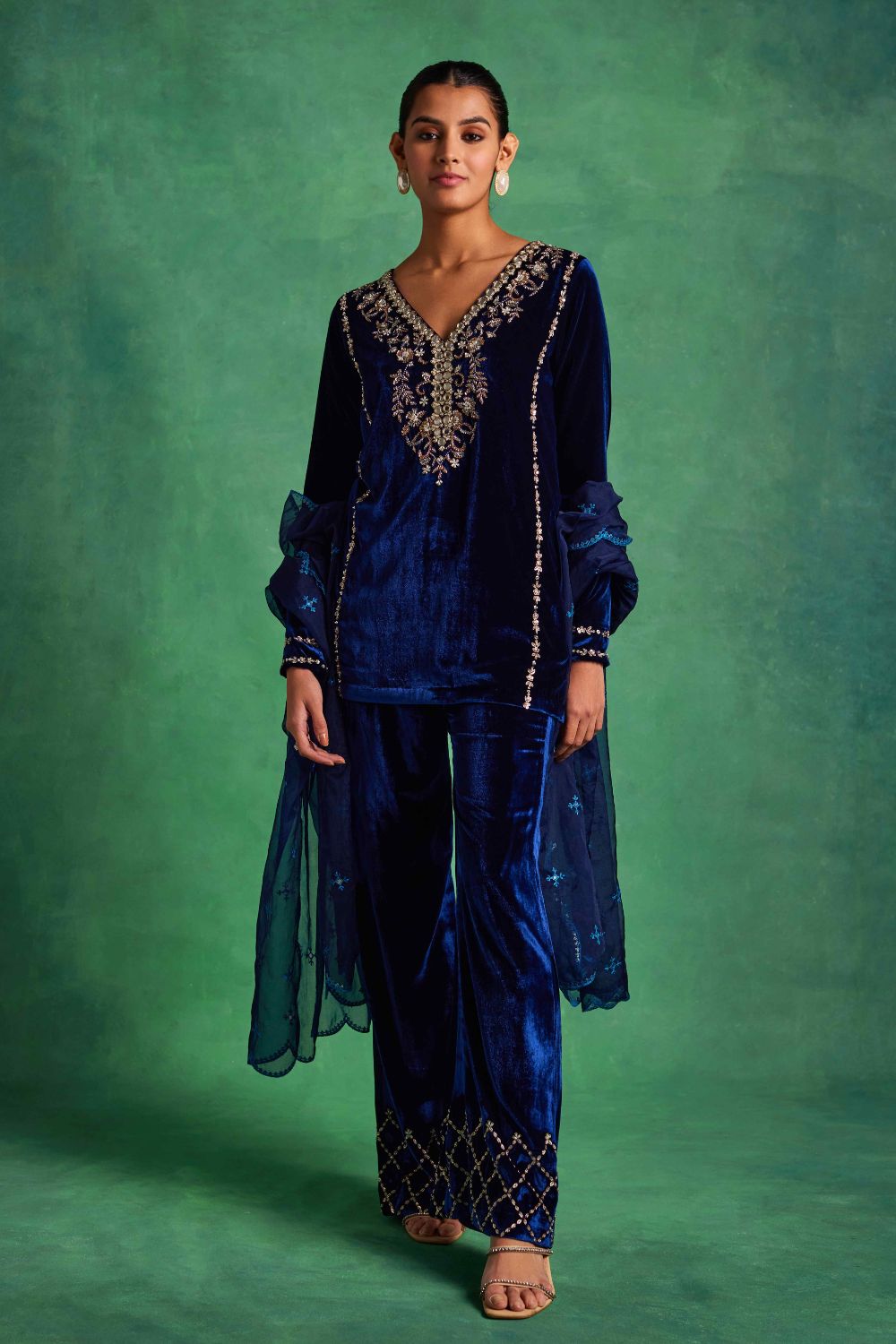 Sanya Gulati - Blue Velvet Straight Kurta With Pants and Dupatta Set from Mahtab