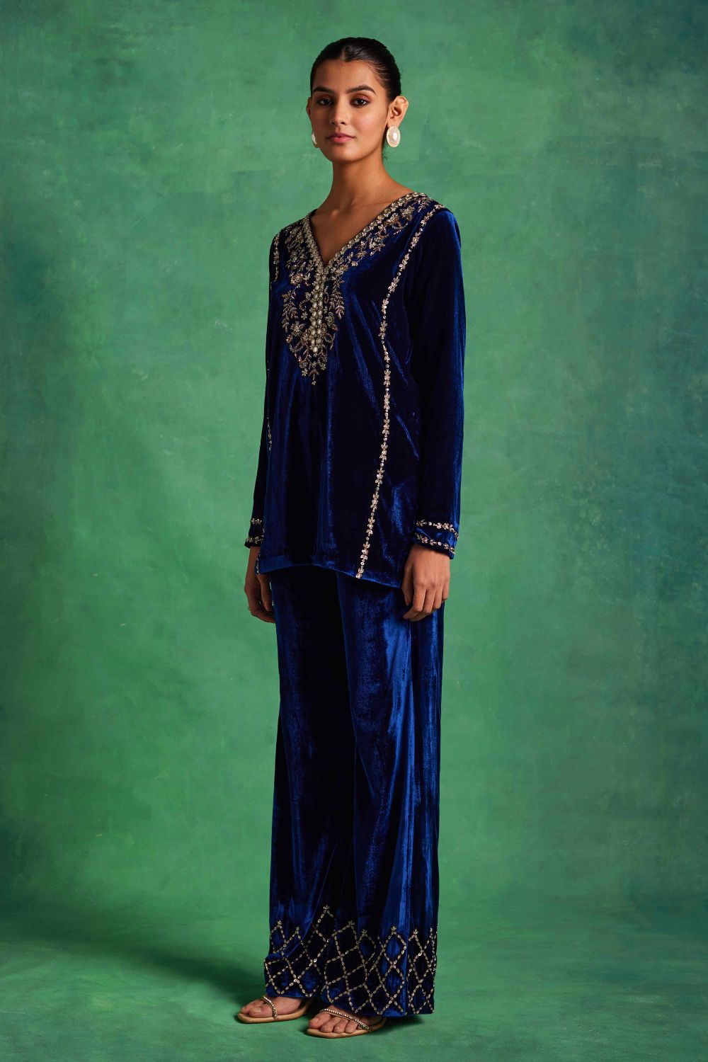 Sanya Gulati - Blue Velvet Straight Kurta With Pants and Dupatta Set from Mahtab