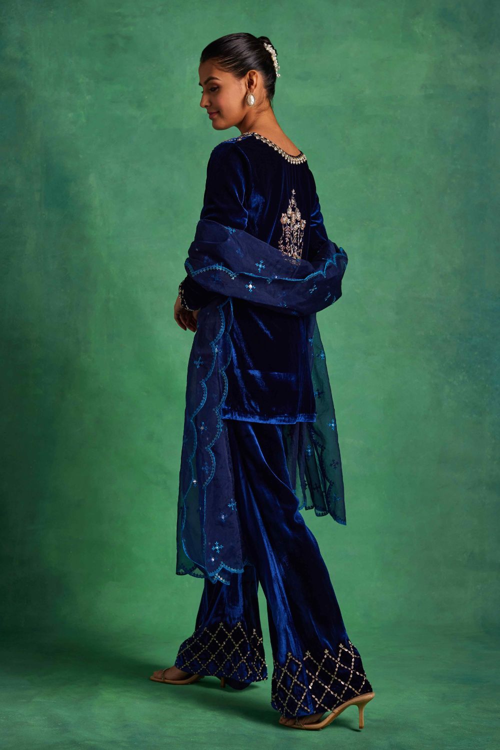 Sanya Gulati - Blue Velvet Straight Kurta With Pants and Dupatta Set from Mahtab