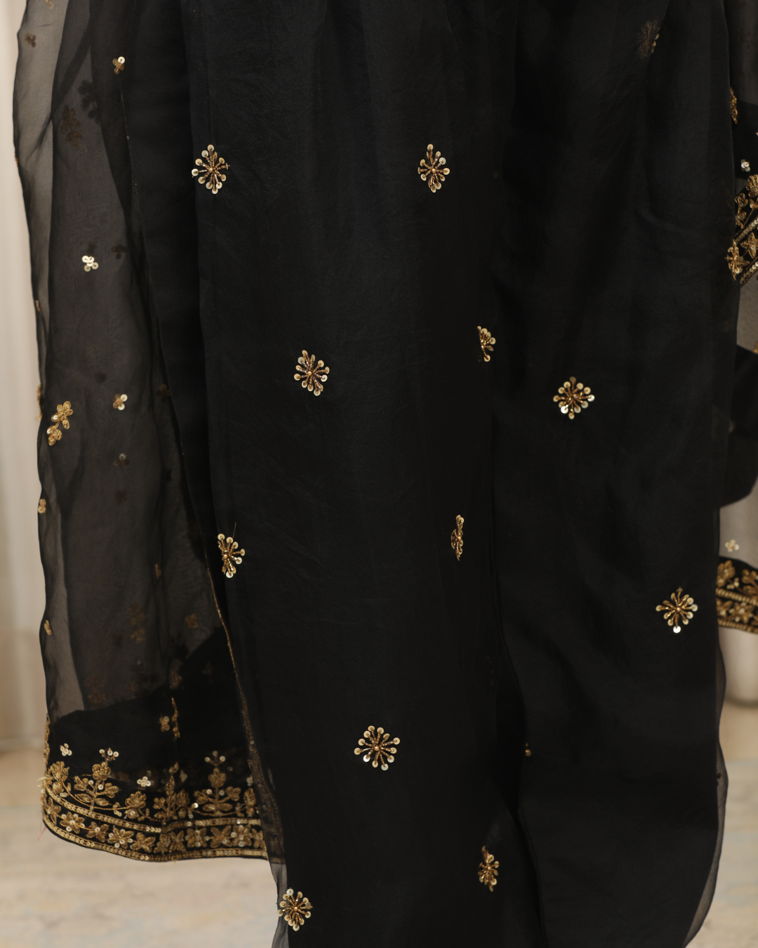 Esha Koul - Siyah Embroidered Salwaar Set