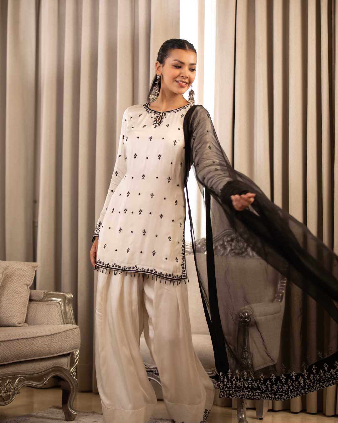 Esha Koul - White On Black Dupatta Set