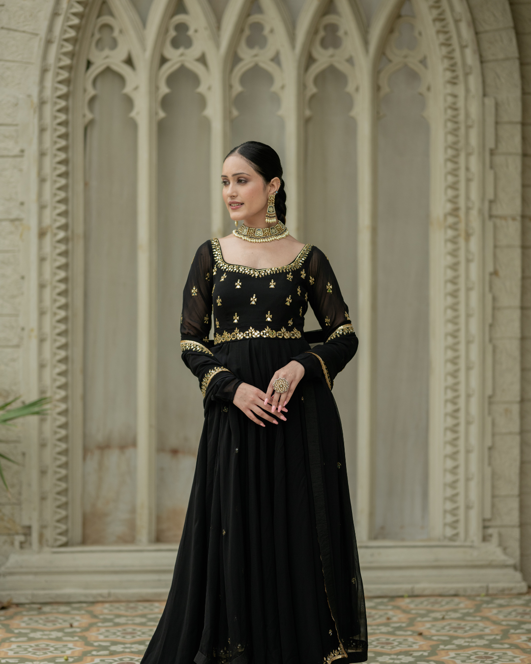 Esha Koul - Black Anarkali From Mirror