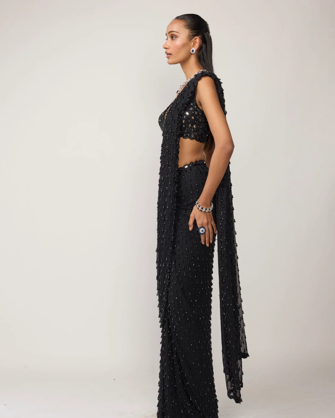 Vvani Vats - Black Single Drop V Neck Saree Set From Ziya