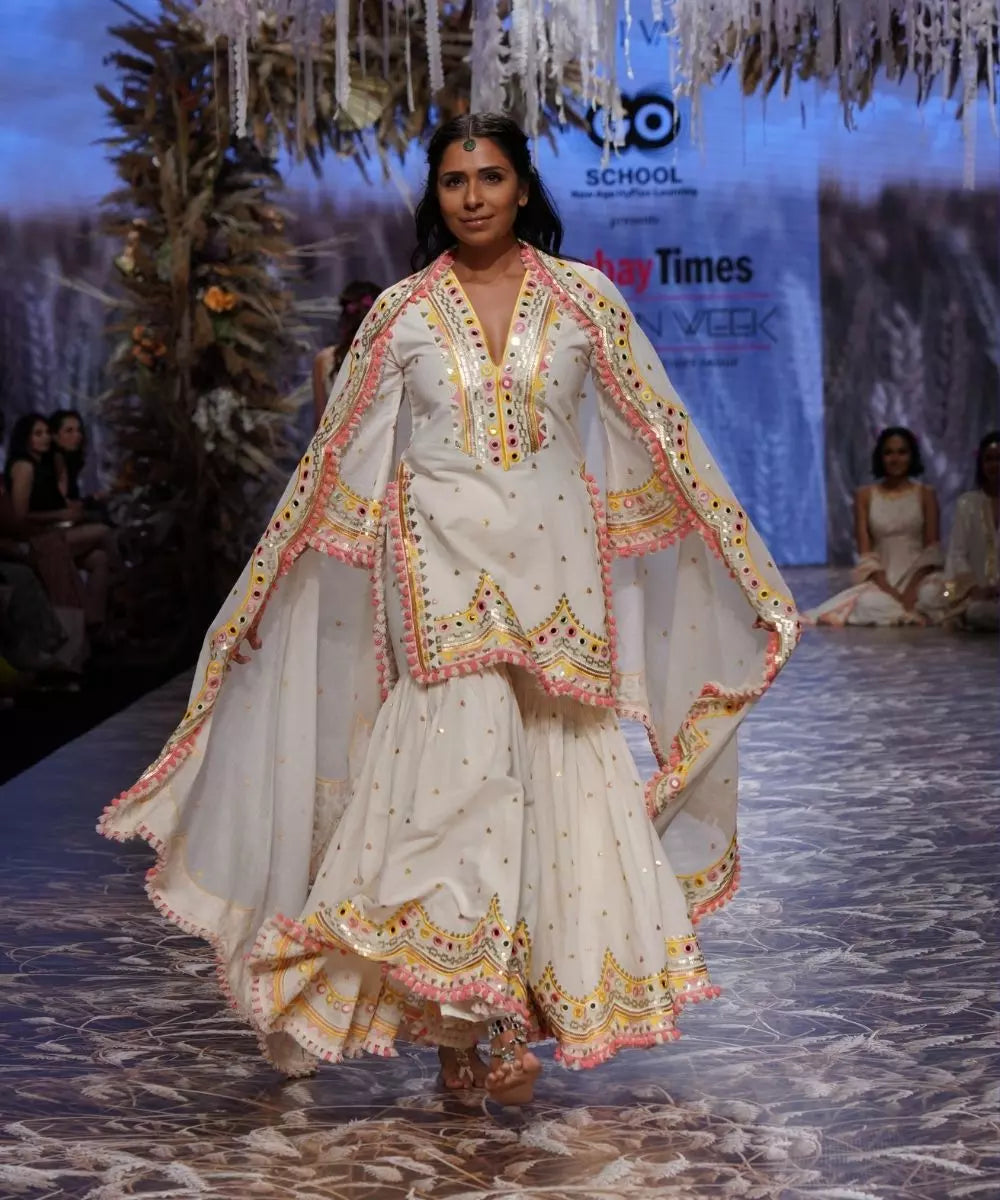 GOPI VAID - Bani Sharara Set