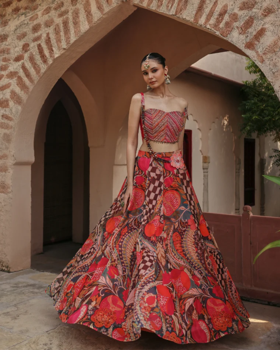 Label Moni K - Pomelle Kundan From Naqsh