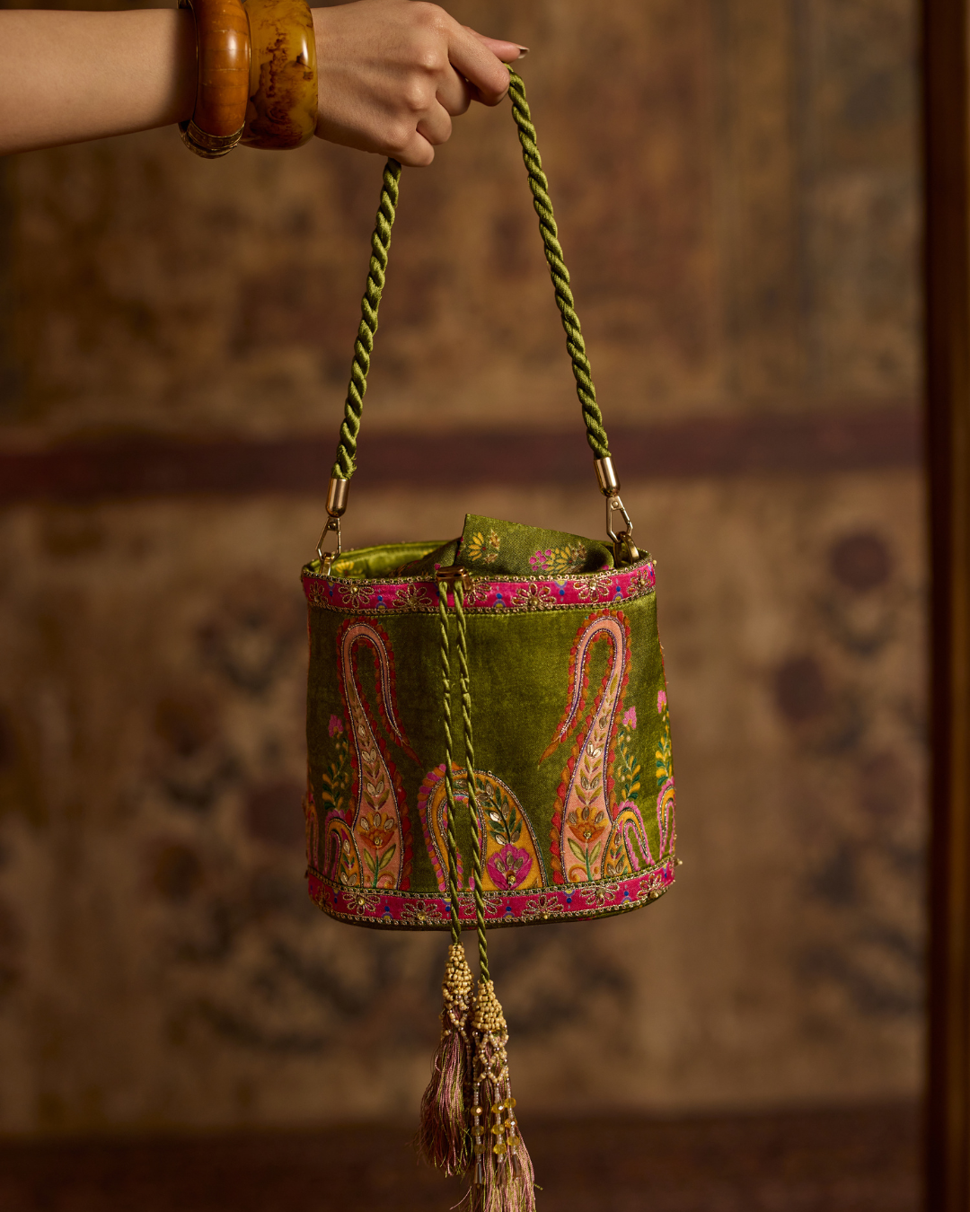 Kalista - Taroob Potli From Rangrez