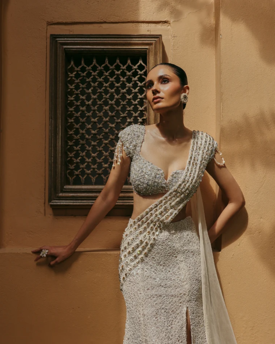 Label Moni K - Elara From Naqsh