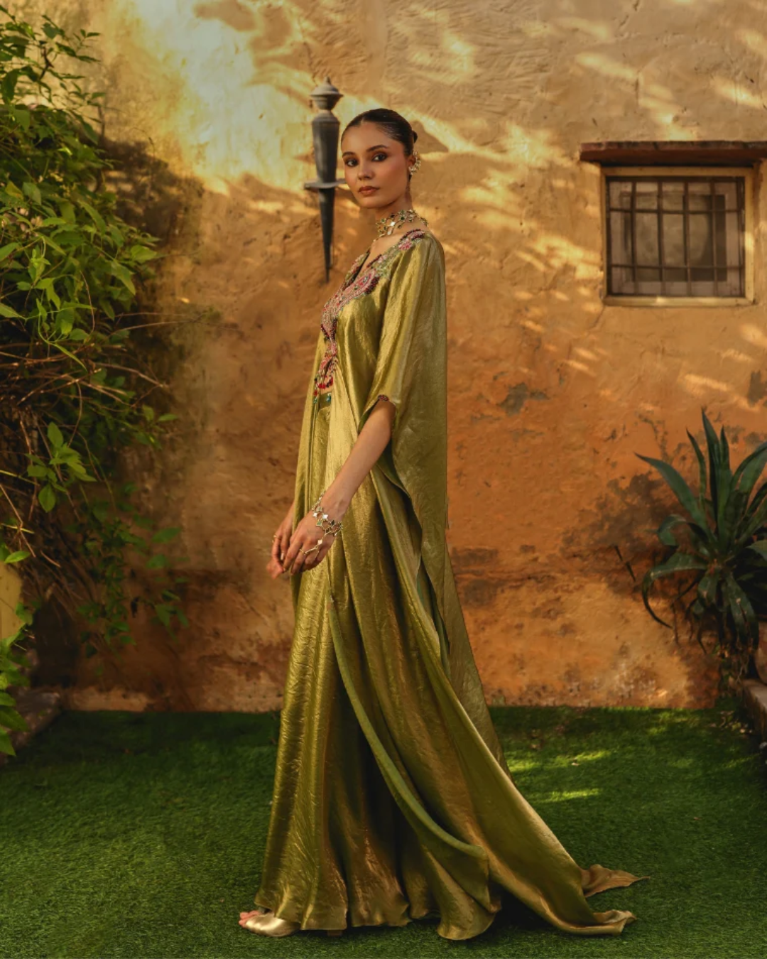 Label Moni K - Aari Goonj Kaftan Set From Naqsh