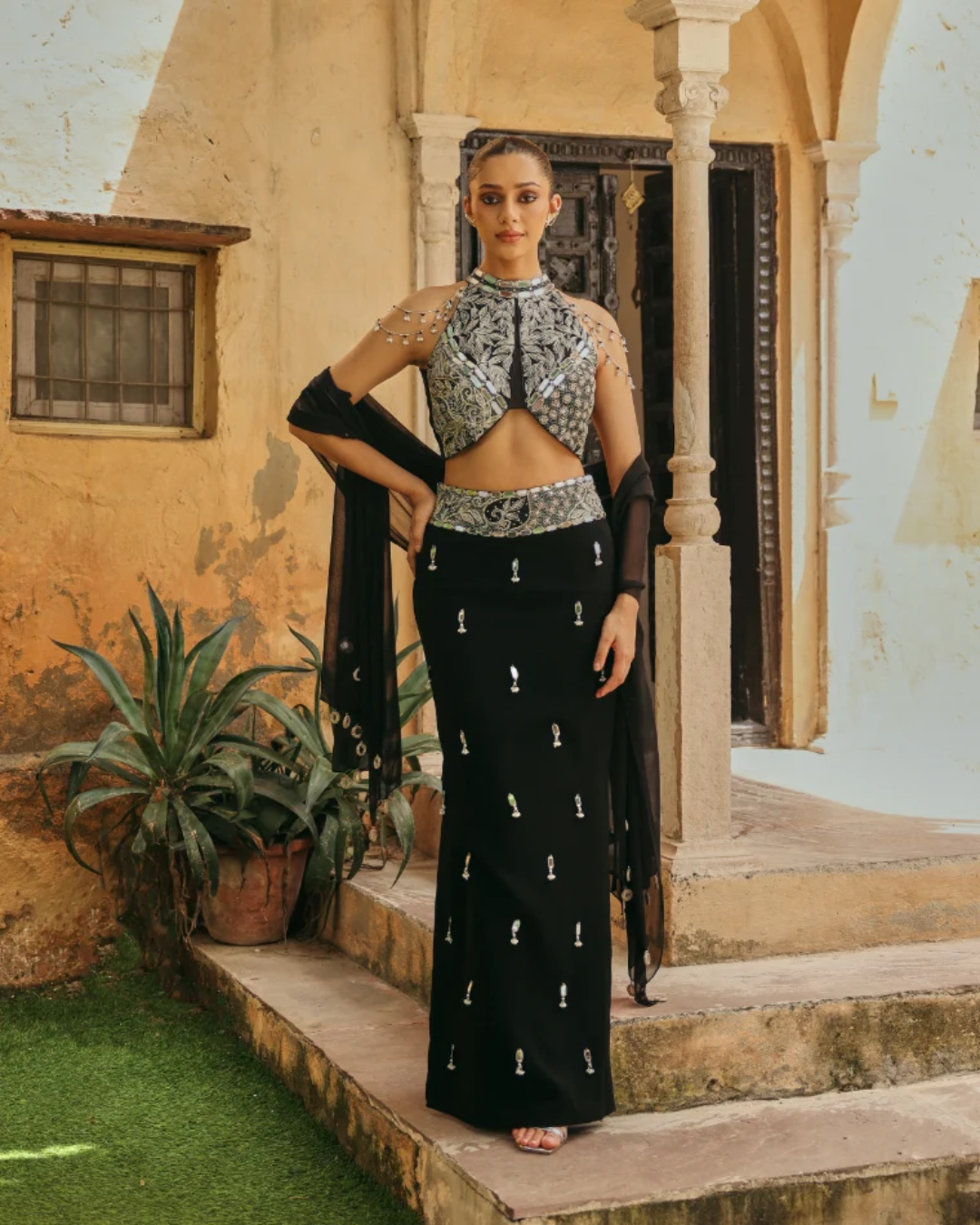 Label Moni K - Blackjack Skirt Set From Naqsh