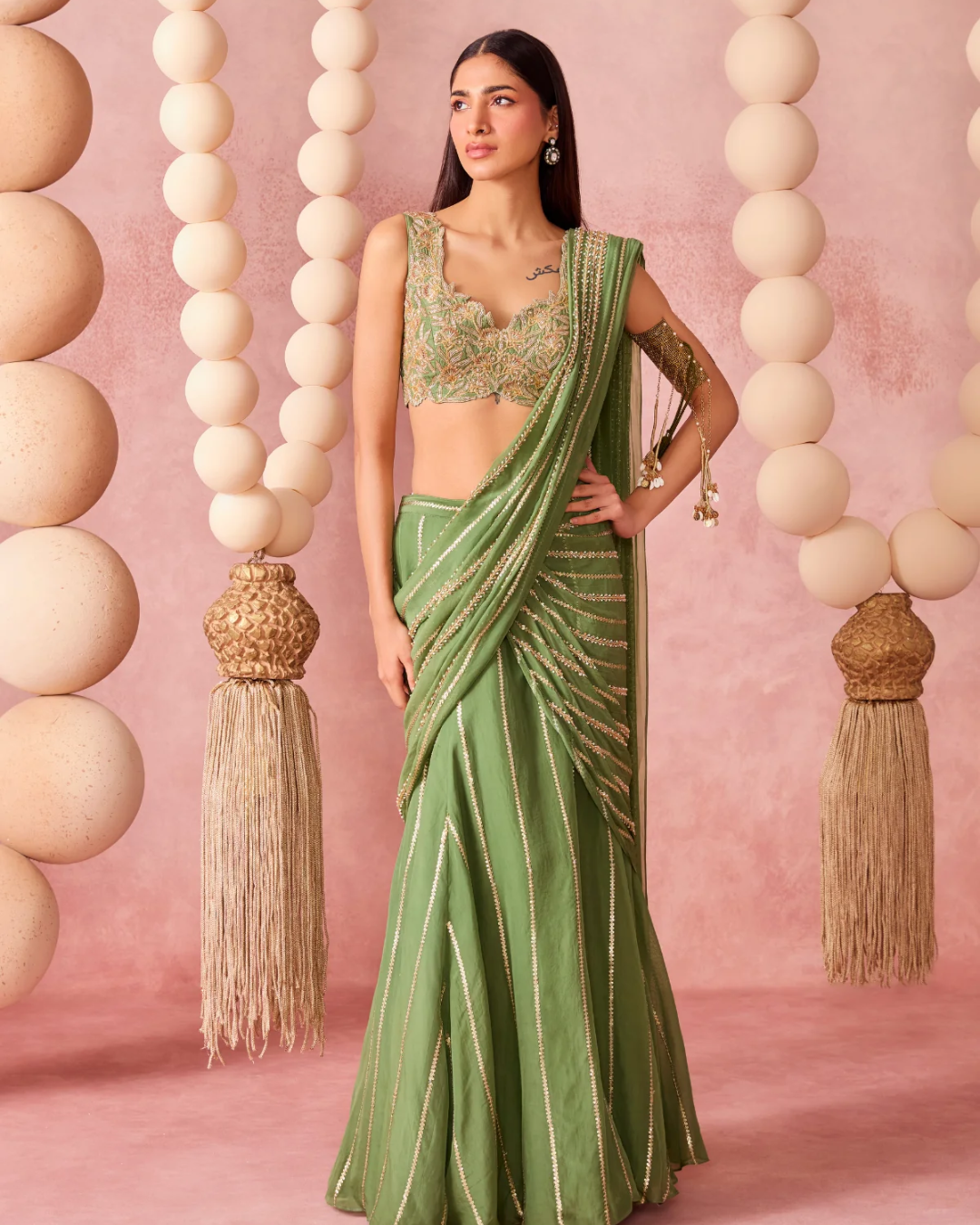 Chamee & Palak - Naira Saree From Jhoom