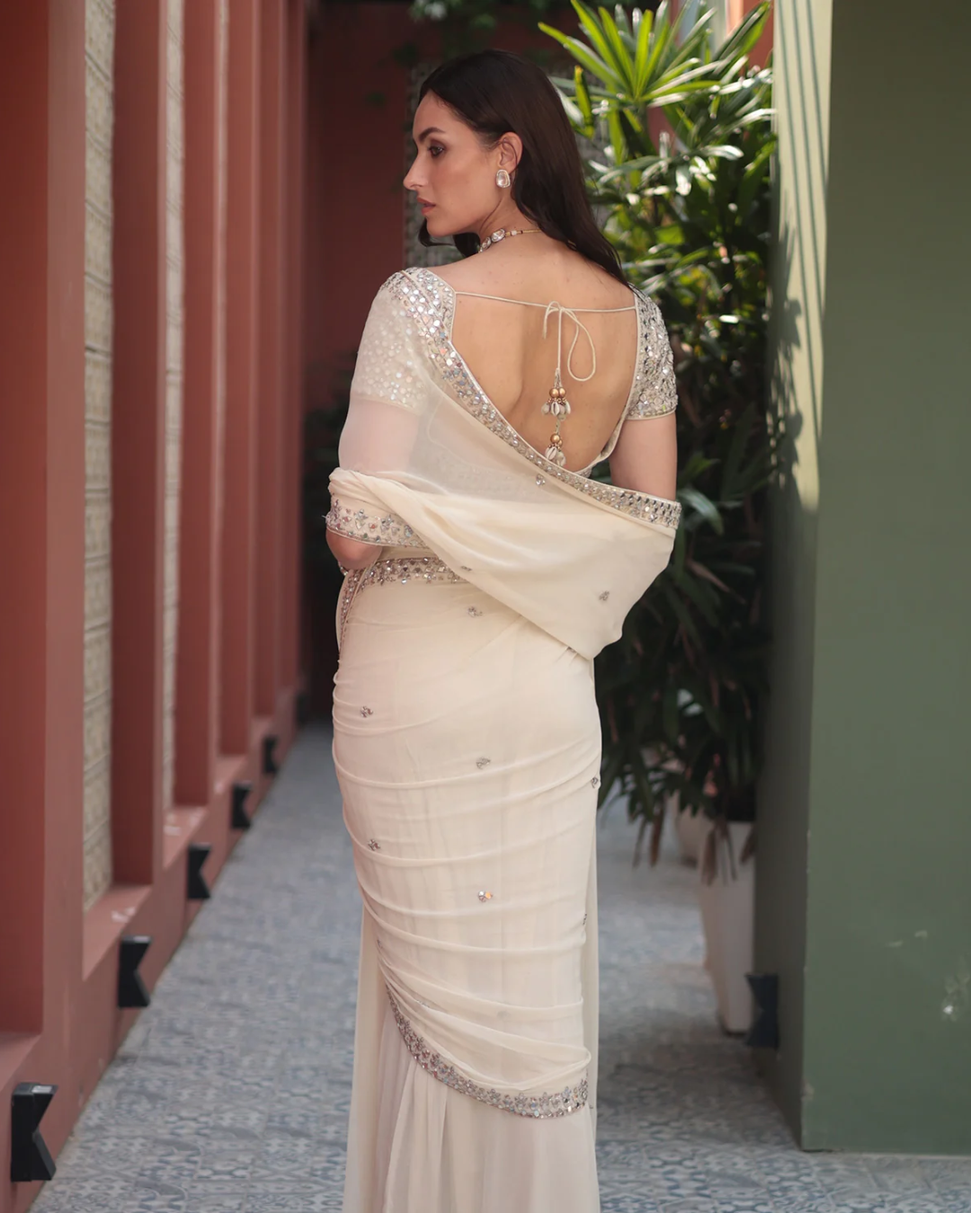 Esha Koul - Offwhite Saree From Mirror