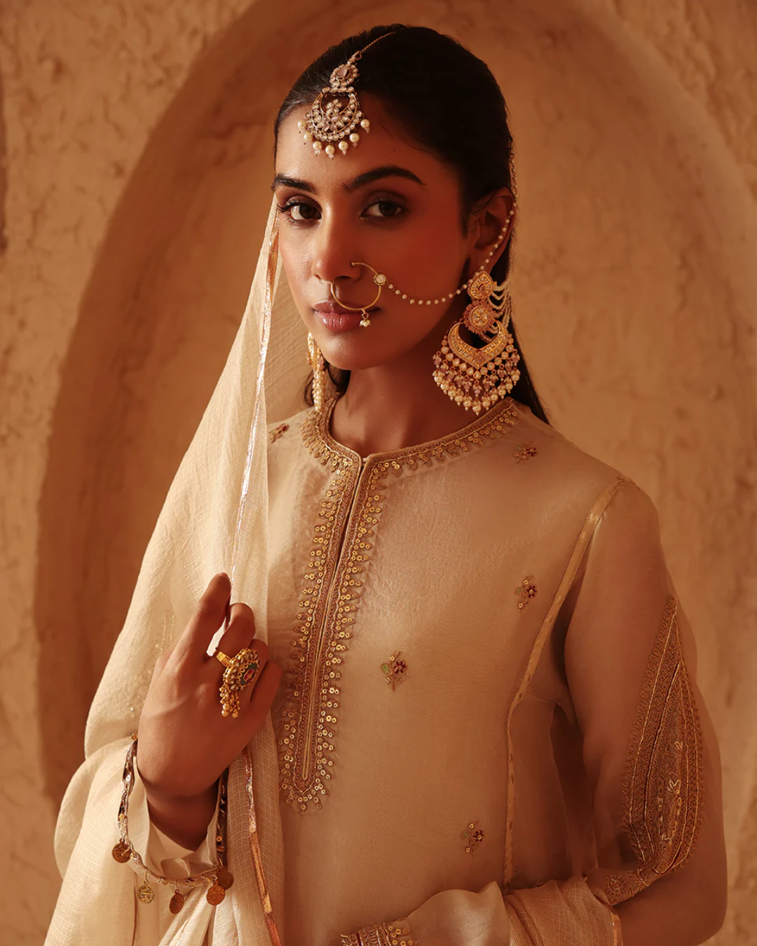 Niti Bothra - Mehrang Ivory Short Pheran Kurta Set
