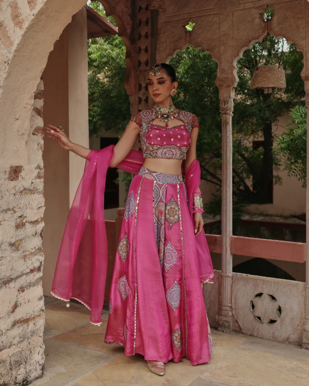 Label Moni K - Kaleido Sharara Set From Naqsh