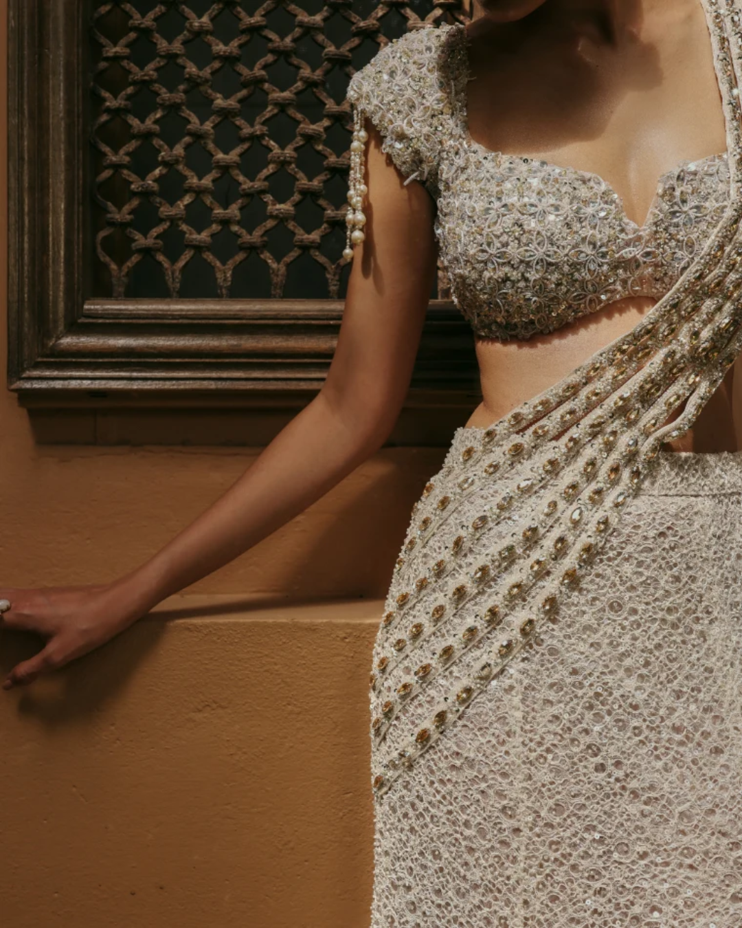 Label Moni K - Elara From Naqsh