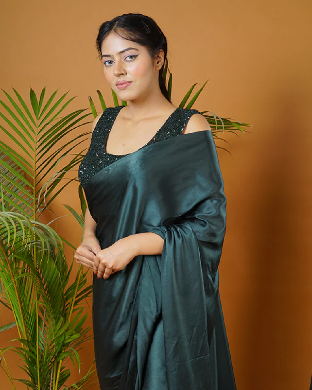 Sonali Bansal - Green saree set From Fiza