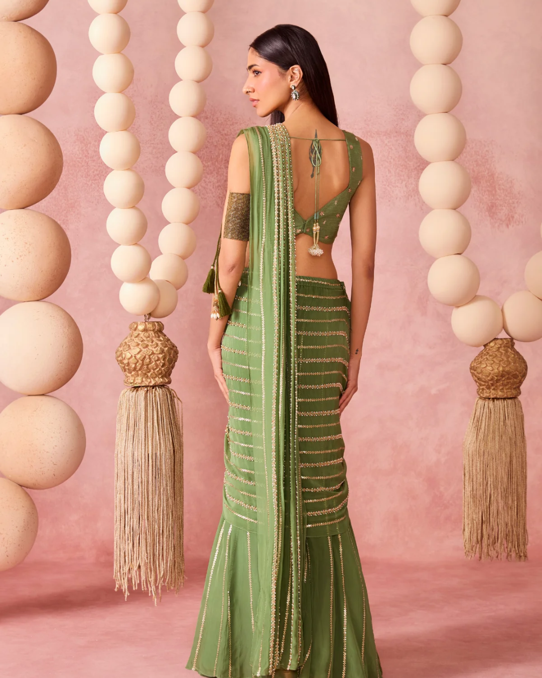 Chamee & Palak - Naira Saree From Jhoom