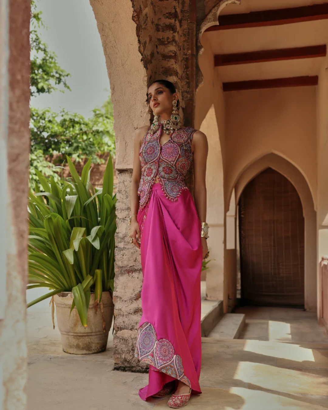 Label Moni K - Prink Drape Set From Naqsh