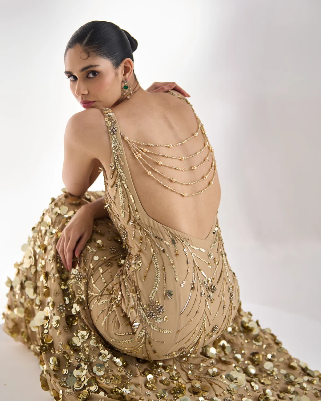 Prevasu - Golden Gown From Silsila