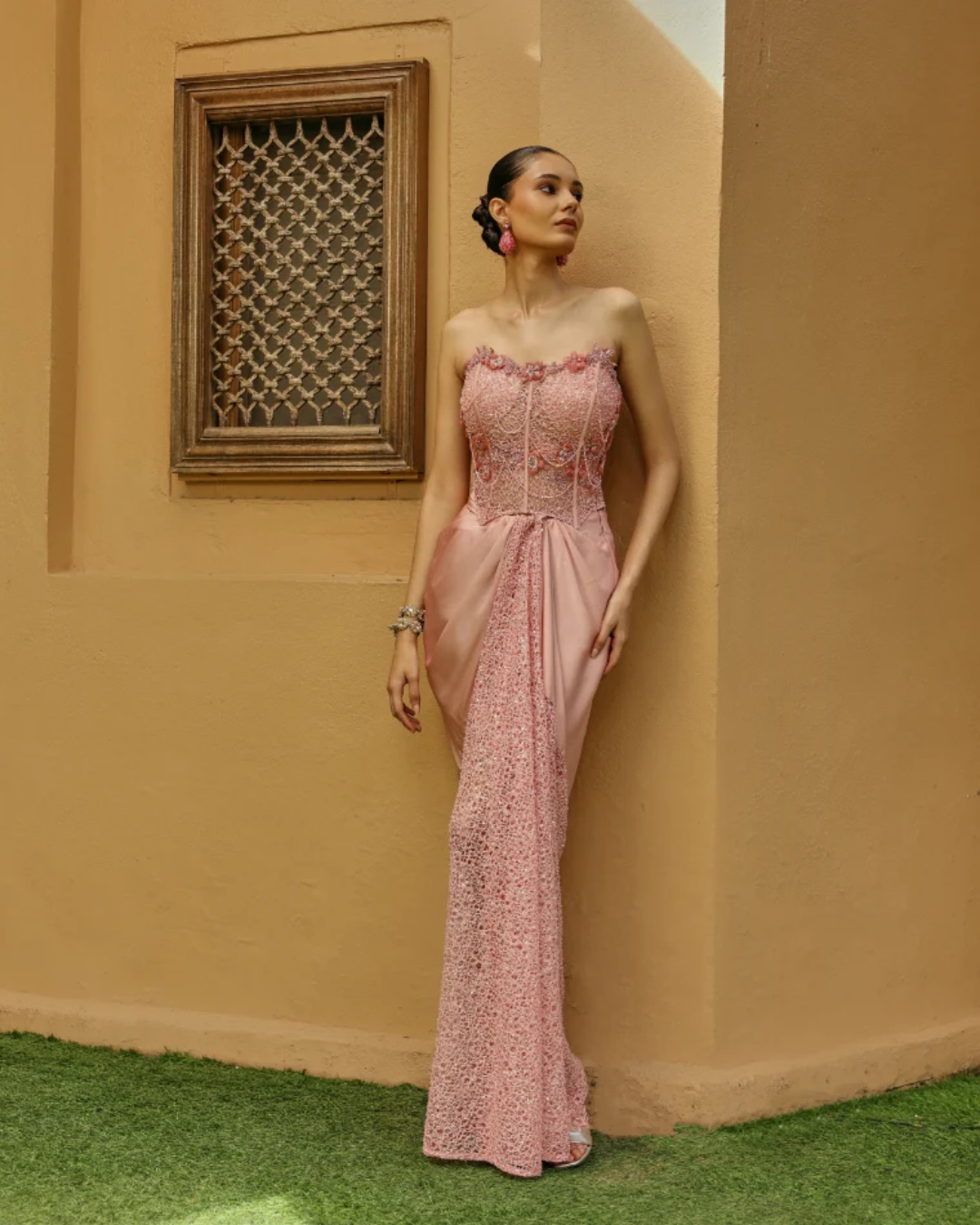 Label Moni K - Rozea Drape From Naqsh