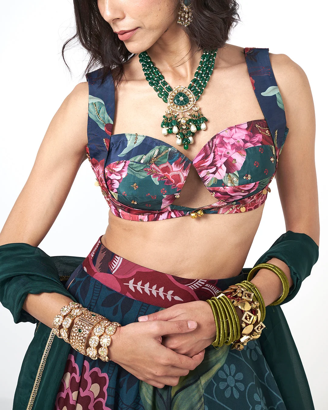Rishi and Vibhuti - Husn Set From Gulon Ke Rang