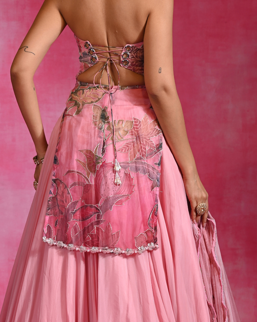 Rishi and Vibhuti - Gulabi Sitara Set From Ek Main Aur Ek Tu