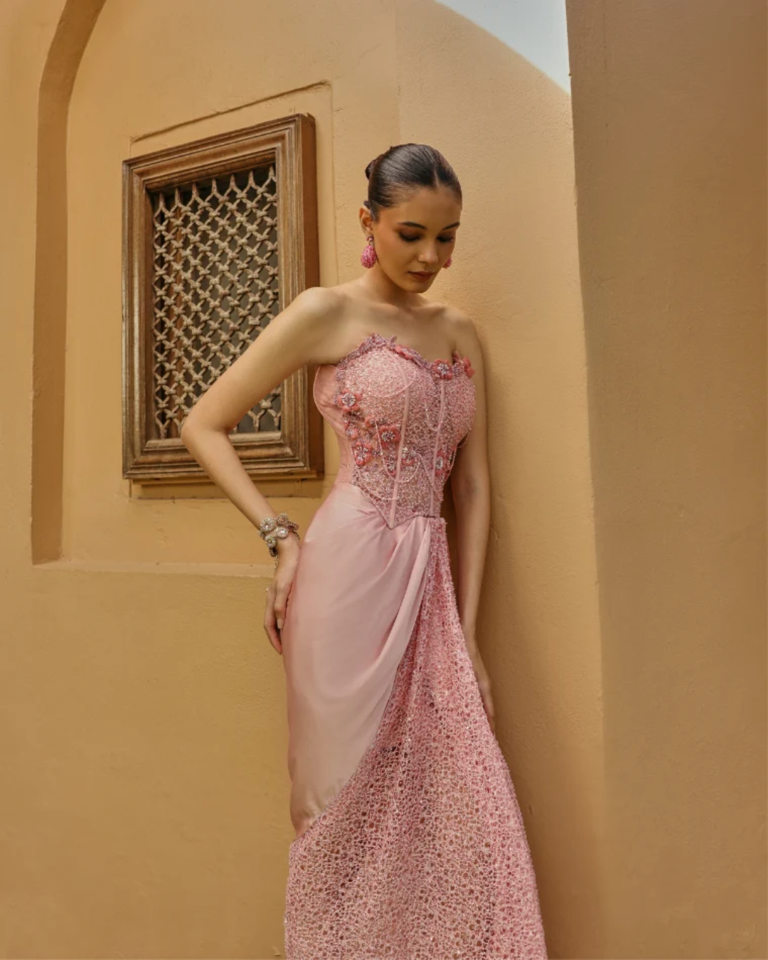 Label Moni K - Rozea Drape From Naqsh