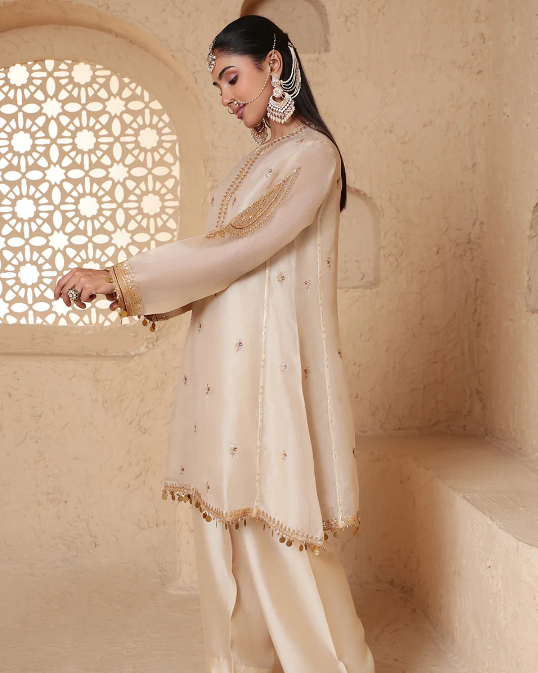 Niti Bothra - Mehrang Ivory Short Pheran Kurta Set
