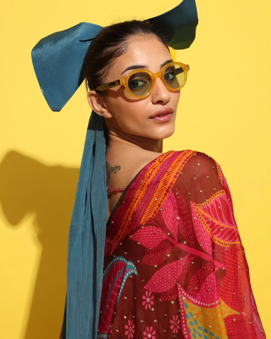 Rishi and Vibhuti - Poo cape Set From Tamasha