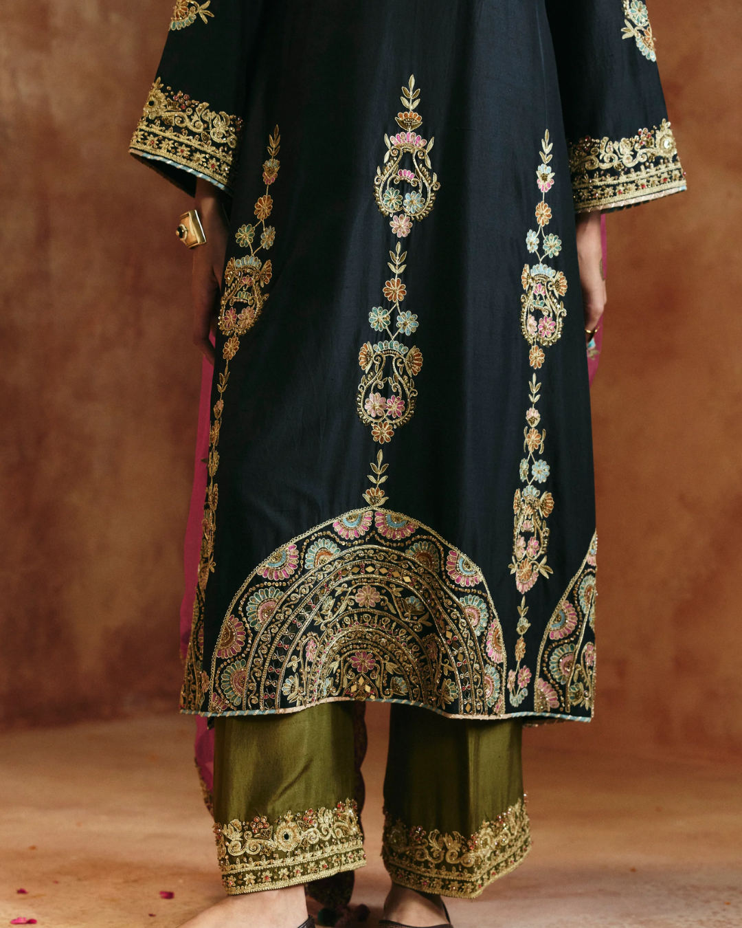 Aman Takyar - Black Multi-Colored Kurta Set From Today's Sindh