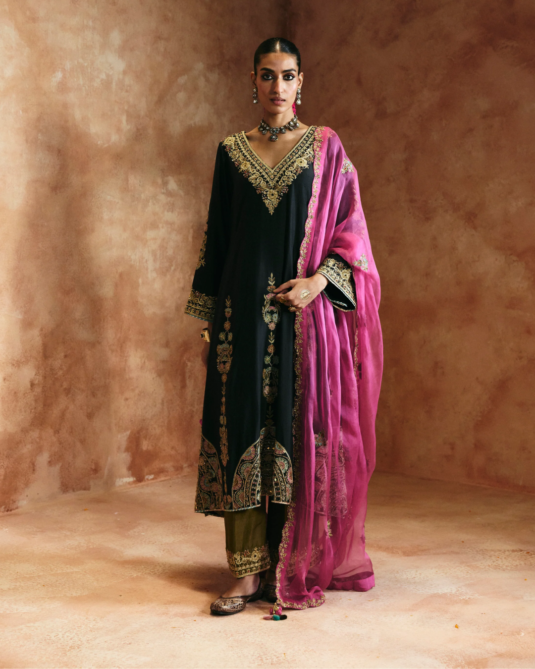 Aman Takyar - Black Multi-Colored Kurta Set From Today's Sindh