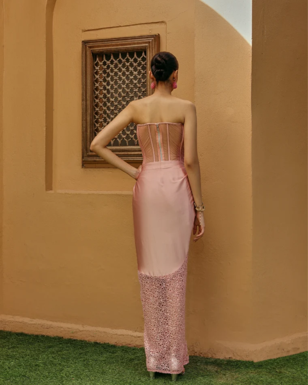 Label Moni K - Rozea Drape From Naqsh