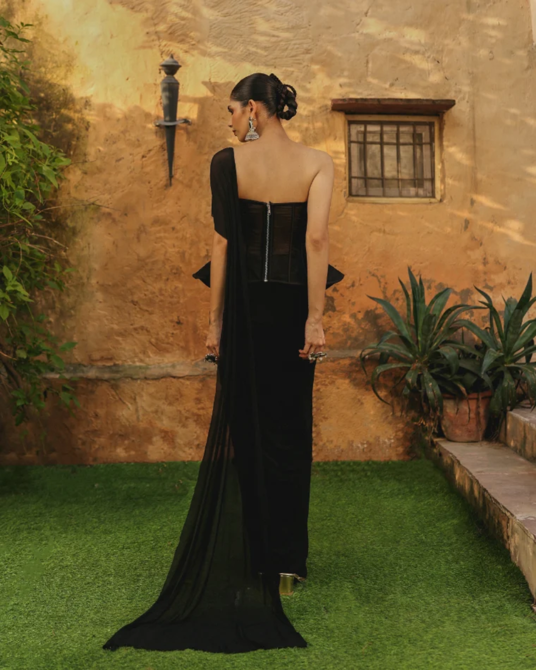 Label Moni K - Mahira Drape Set From Naqsh