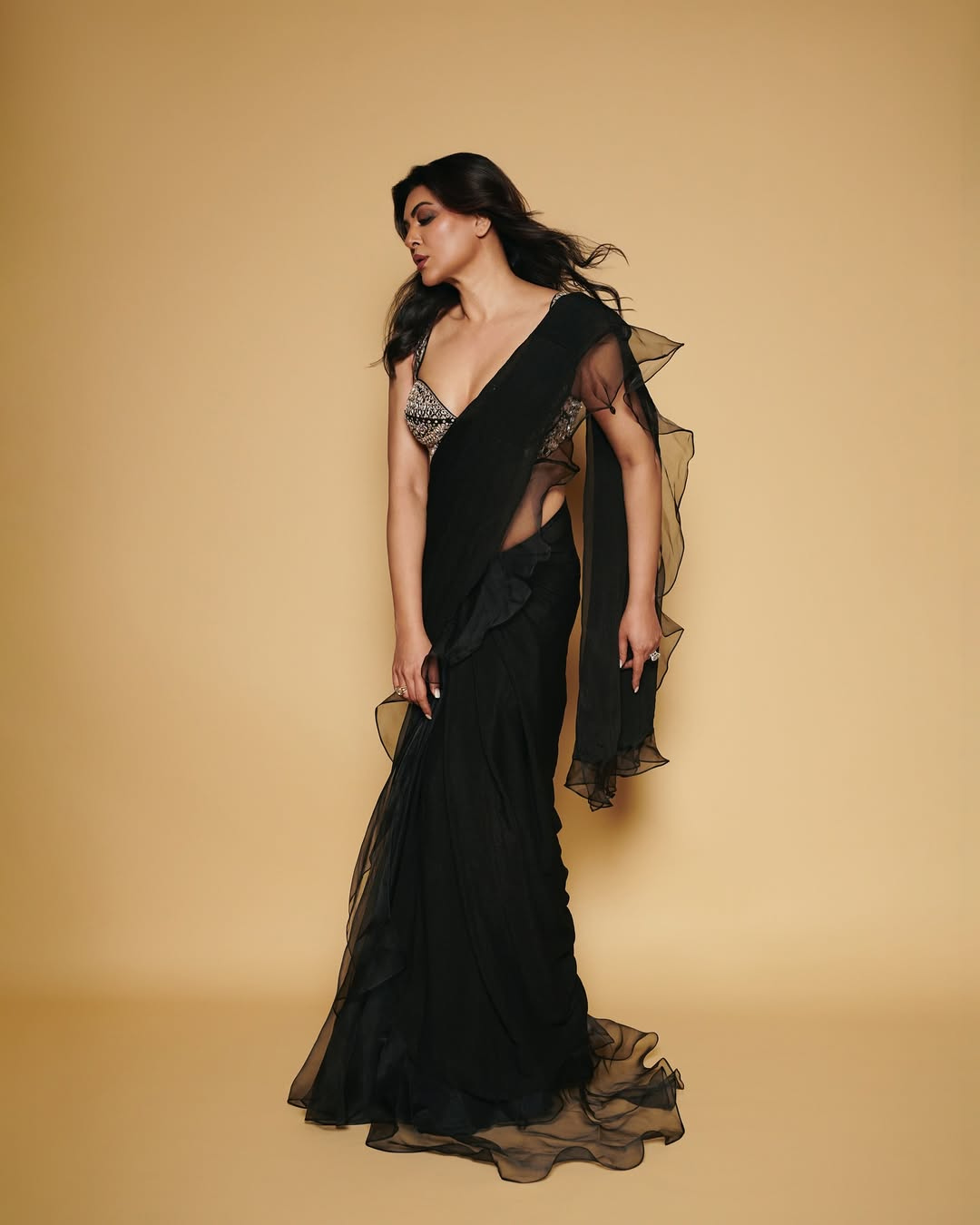 Gopi Vaid - Sushmita Sen Saree From Jhilmil